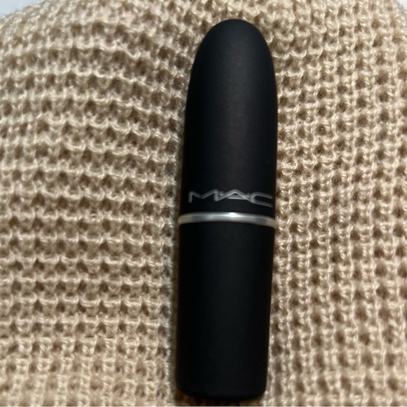 MAC POWDER KISS LIPSTICK 316 DEVOTED TO CHILI - Picture 5 of 9